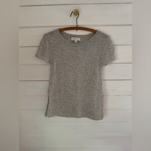 White + Warren 100% Cashmere Sweater XS Short Sleeve Heather Gray Featherweight